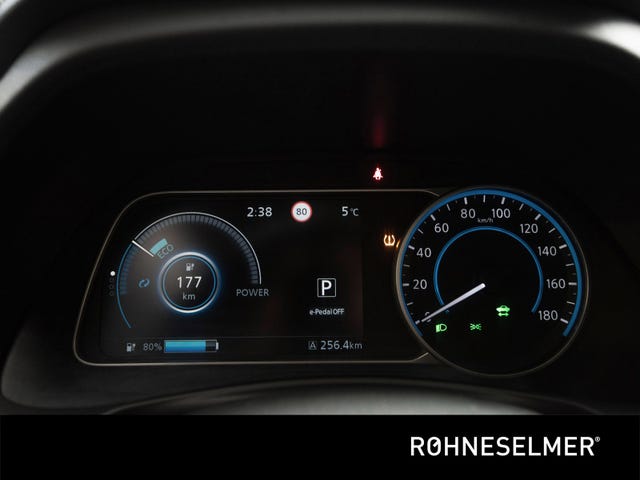 2018 NISSAN LEAF - 11