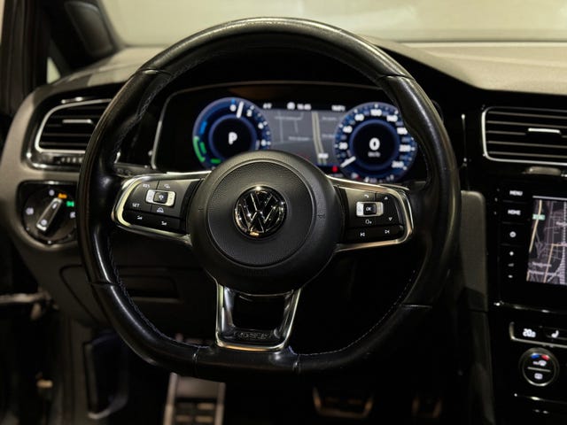 2018 VOLKSWAGEN GOLF - 15