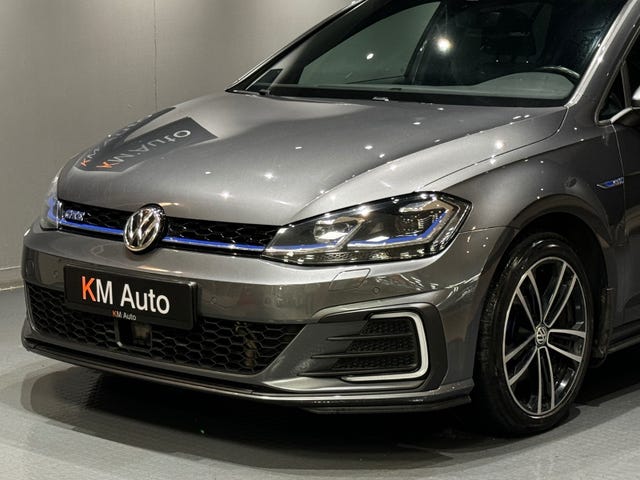 WVWZZZAUZHW851635 2018 VOLKSWAGEN GOLF-2