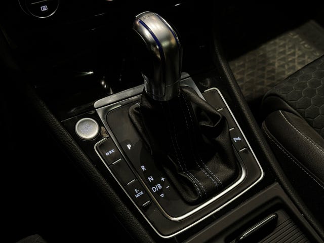 2018 VOLKSWAGEN GOLF - 31
