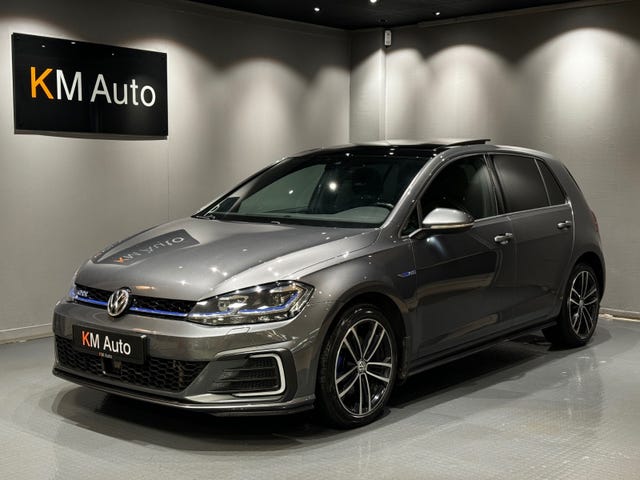 WVWZZZAUZHW851635 2018 VOLKSWAGEN GOLF-1