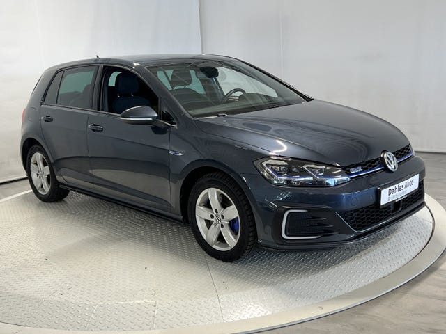 WVWZZZAUZJW803889 2018 VOLKSWAGEN GOLF-1