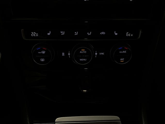 2018 VOLKSWAGEN GOLF - 32