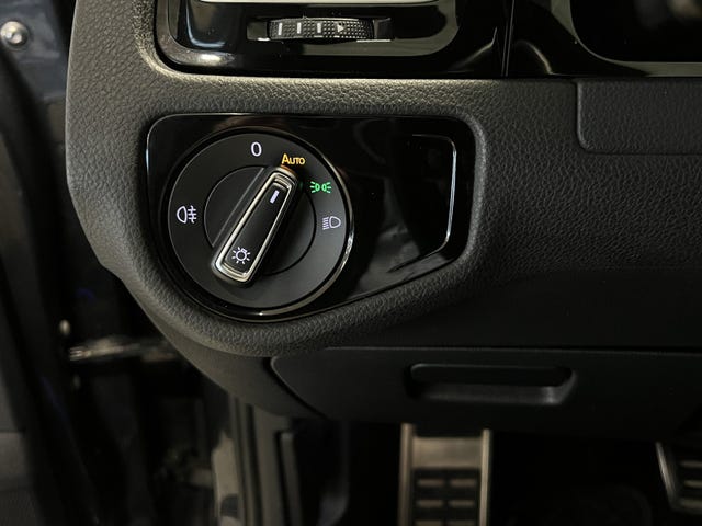 2018 VOLKSWAGEN GOLF - 23