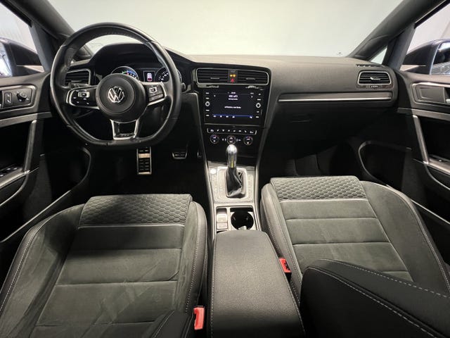 WVWZZZAUZJW803889 2018 VOLKSWAGEN GOLF-4