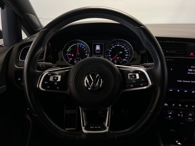 2018 VOLKSWAGEN GOLF - 18