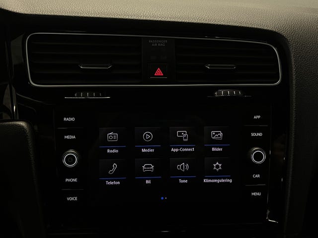 2018 VOLKSWAGEN GOLF - 24