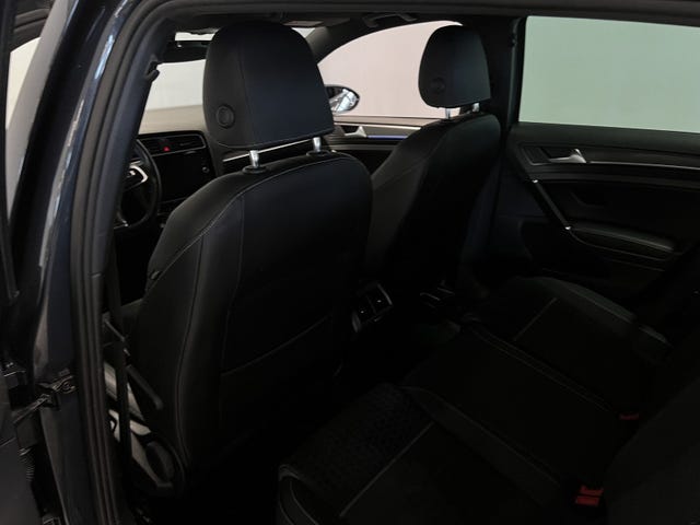 2018 VOLKSWAGEN GOLF - 39