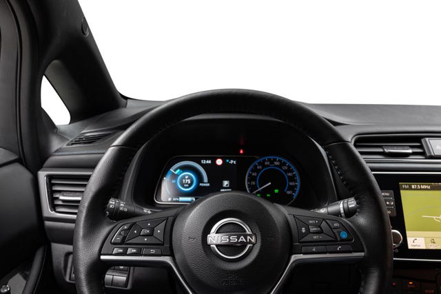 2022 NISSAN LEAF - 11