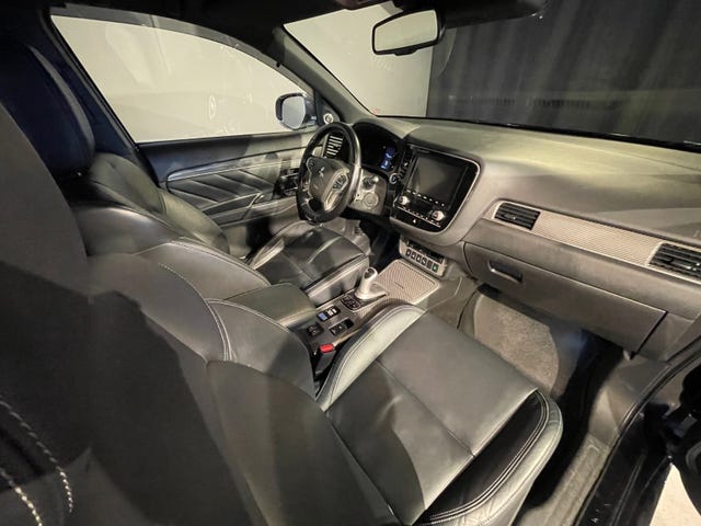 2020 MITSUBISHI OUTLANDER - 11