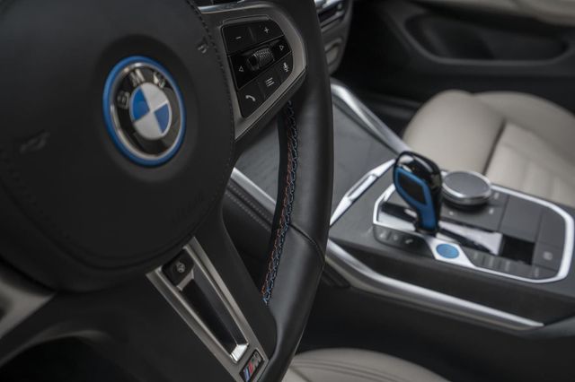 2022 BMW I4 M50 - 31