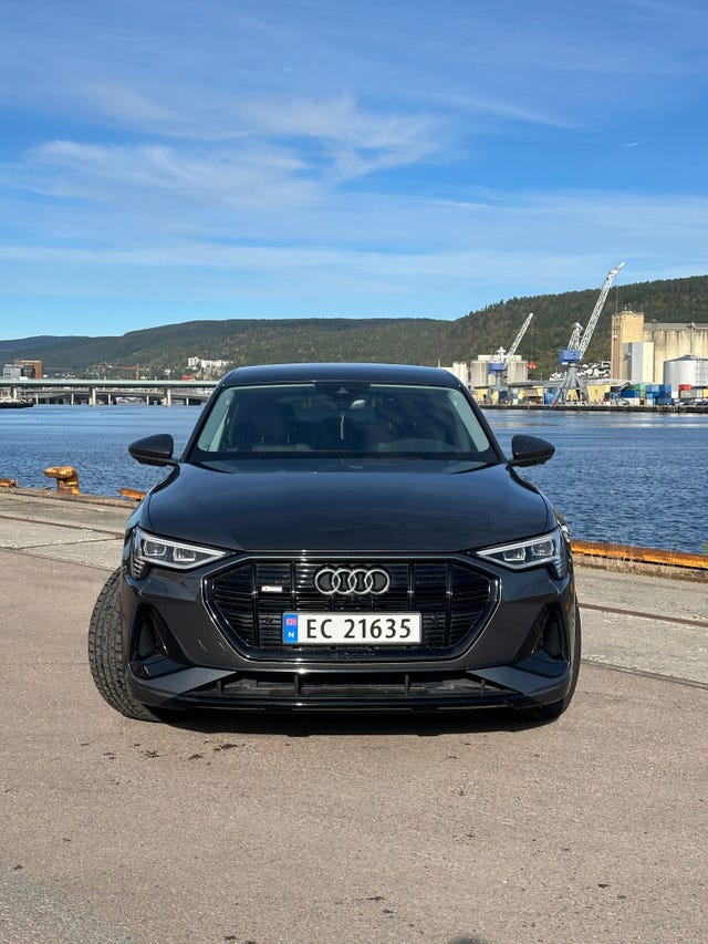 WAUZZZGE0MB018685 2021 AUDI E-TRON-2