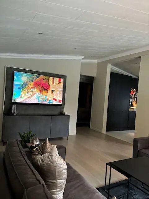 Smart TV i stua Galleribilde