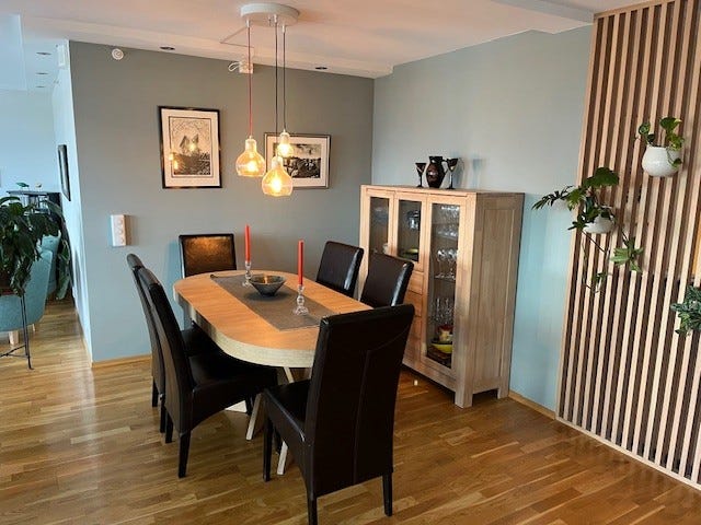 Spisestue med plass til 8 Galleribilde