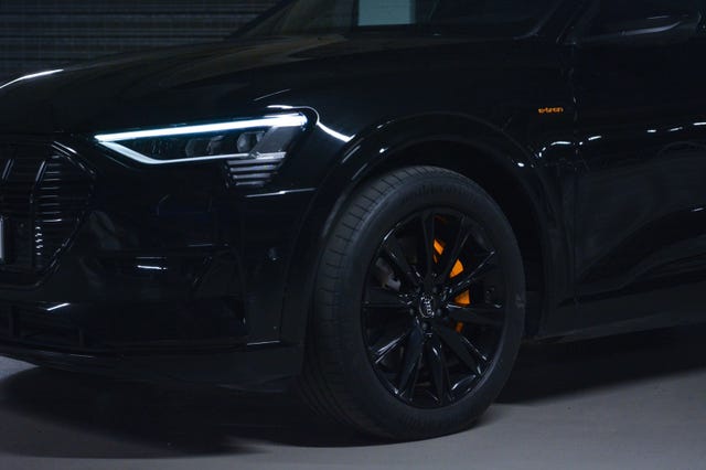 WAUZZZGE8LB032560 2020 AUDI E-TRON-2