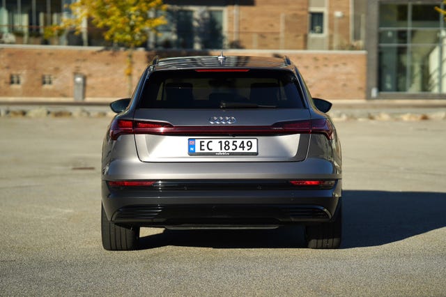 WAUZZZGE8MB023374 2021 AUDI E-TRON-4