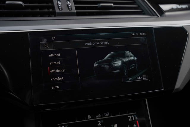 2020 AUDI E-TRON - 30