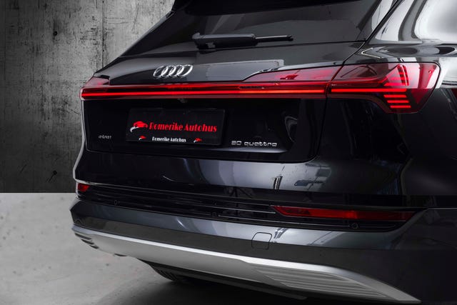 WAUZZZGE7LB035210 2020 AUDI E-TRON-5