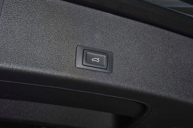 2020 AUDI E-TRON - 10