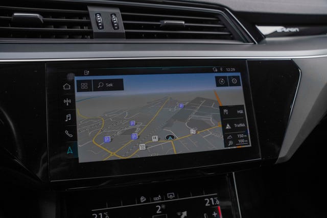 2020 AUDI E-TRON - 25