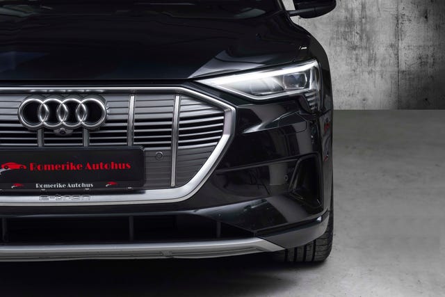 WAUZZZGE7LB035210 2020 AUDI E-TRON-3