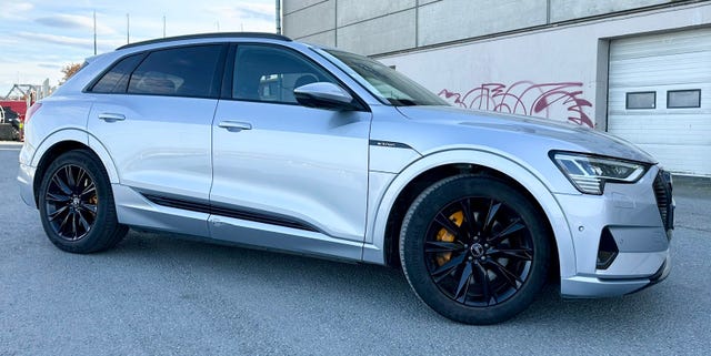 WAUZZZGE9LB018313 2020 AUDI E-TRON-1