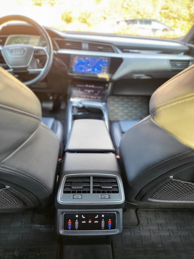2020 AUDI E-TRON - 34