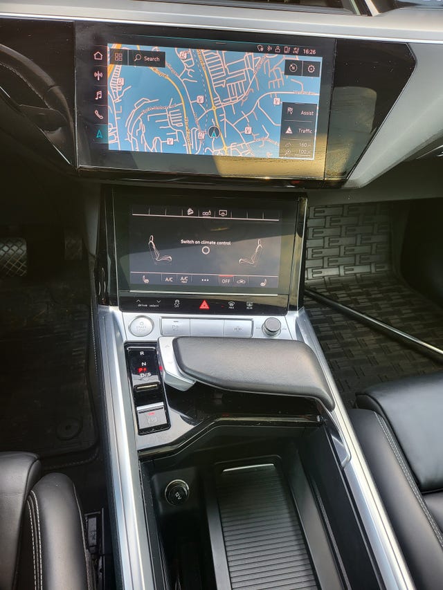 2020 AUDI E-TRON - 28