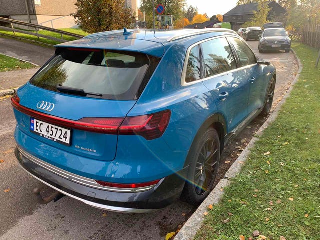 WAUZZZGE0KB004170 2020 AUDI E-TRON-2