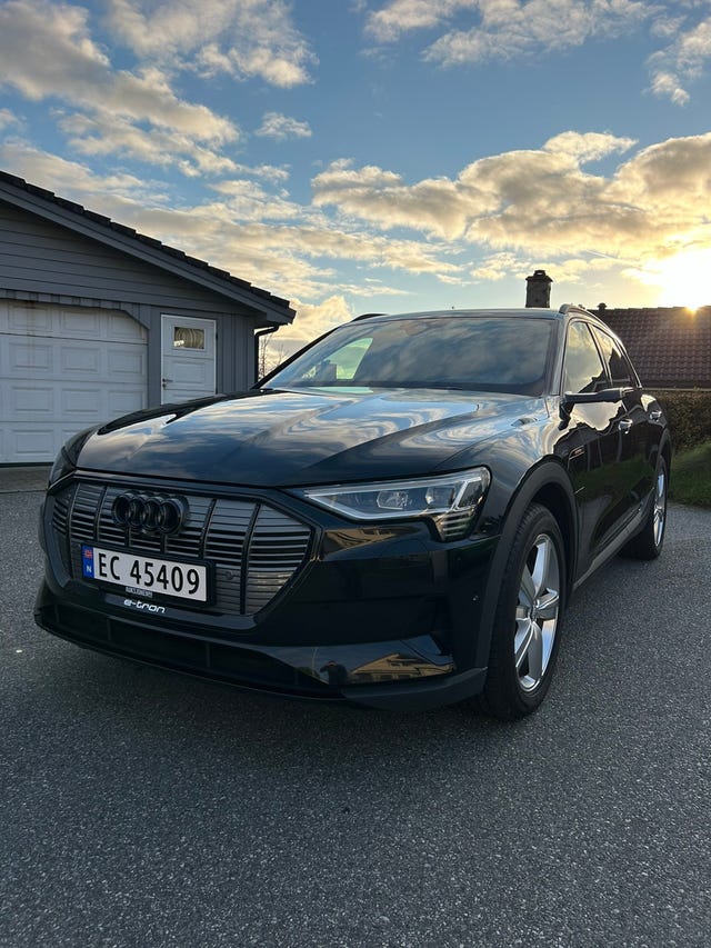 WAUZZZGE7LB021579 2020 AUDI E-TRON-1