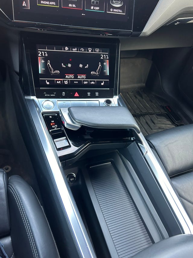 2020 AUDI E-TRON - 37