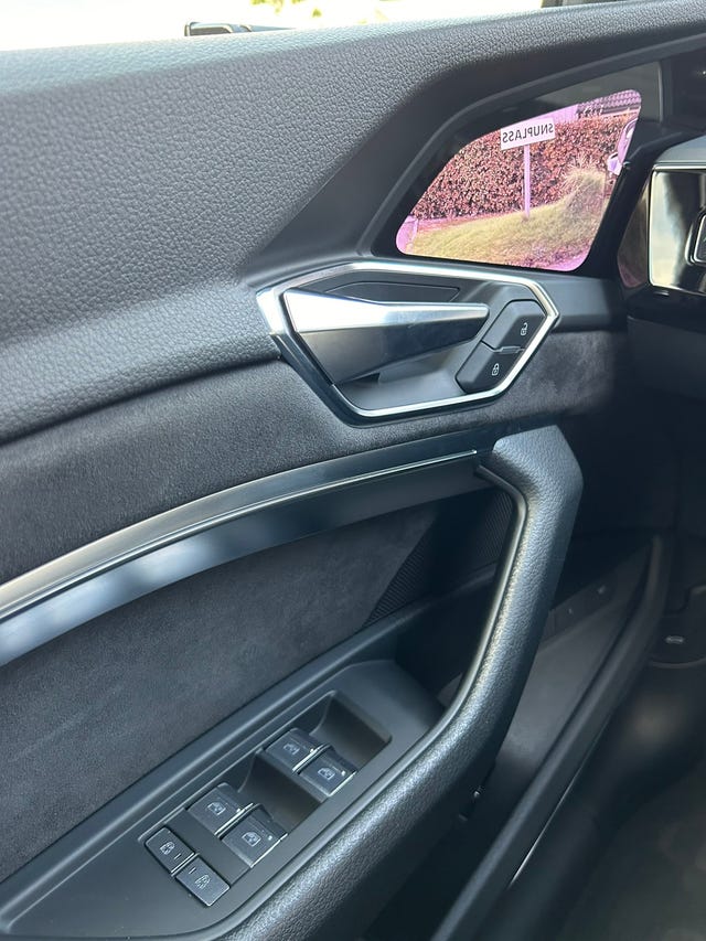 2020 AUDI E-TRON - 35