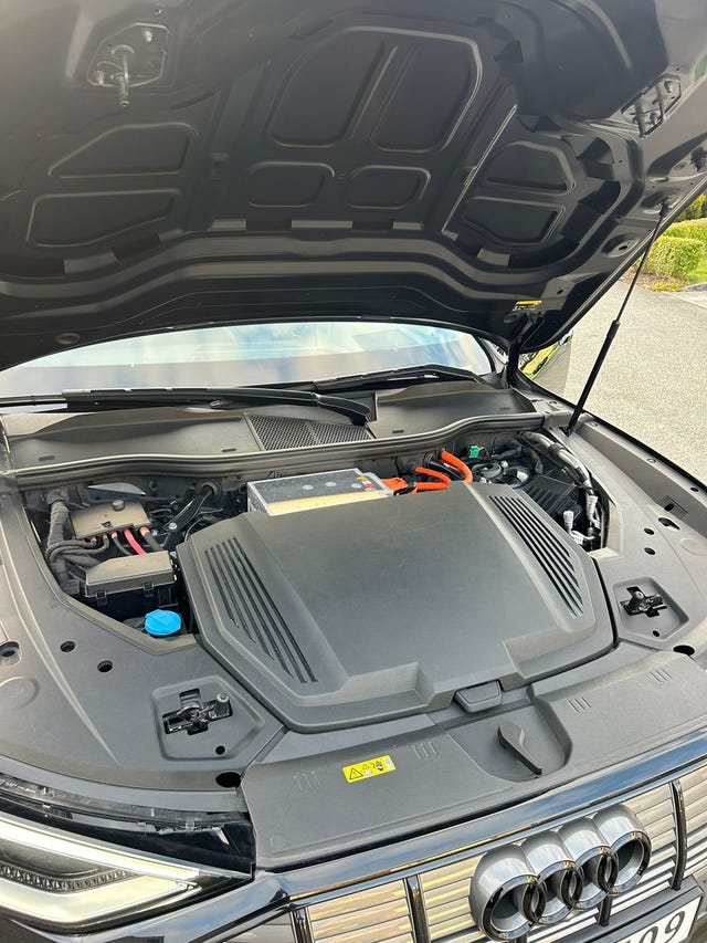 2020 AUDI E-TRON - 52