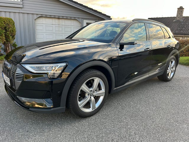 WAUZZZGE7LB021579 2020 AUDI E-TRON-2