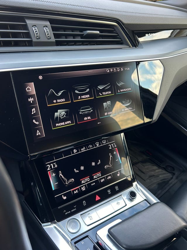 2020 AUDI E-TRON - 33