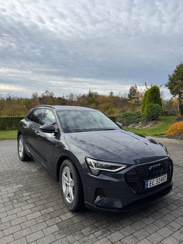 WAUZZZGE8MB026596 2021 AUDI E-TRON-2