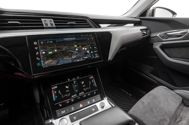 2020 AUDI E-TRON - 12