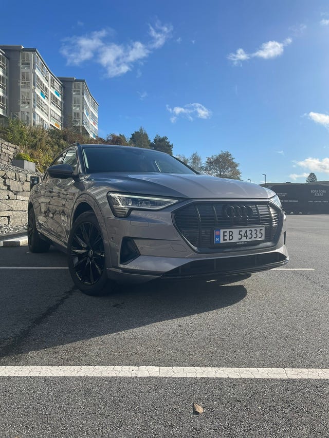 WAUZZZGE7LB032288 2020 AUDI E-TRON-2
