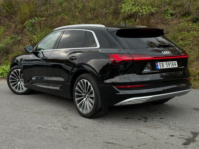 WAUZZZGE8LB024460 2020 AUDI E-TRON-1