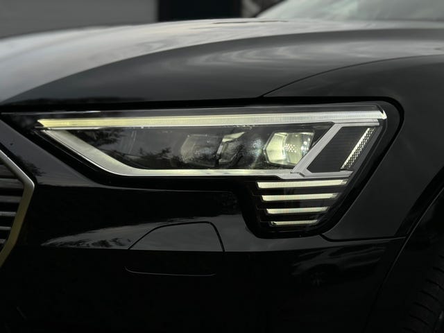 2020 AUDI E-TRON - 10