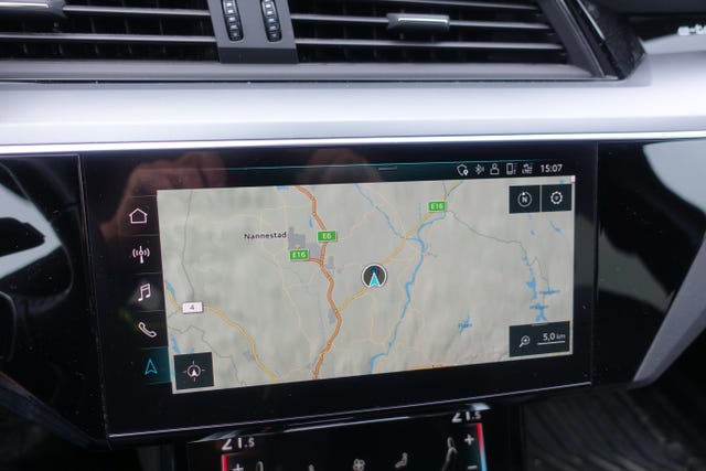 2020 AUDI E-TRON - 38