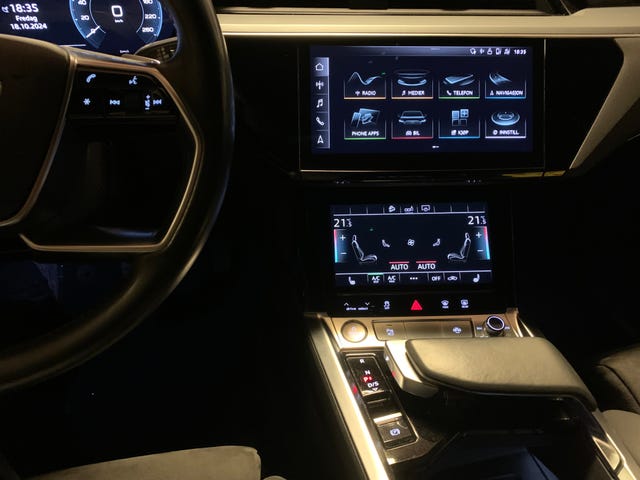 2020 AUDI E-TRON - 35