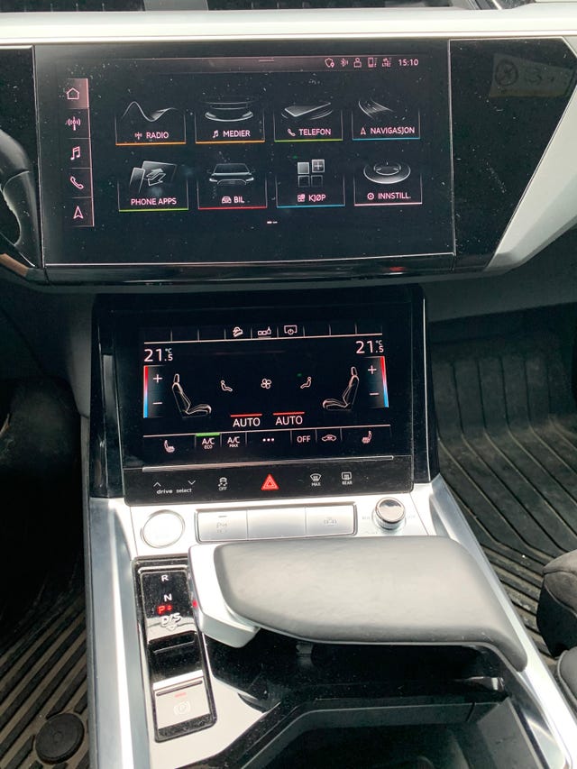 2020 AUDI E-TRON - 36