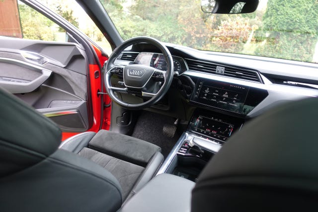 2020 AUDI E-TRON - 24