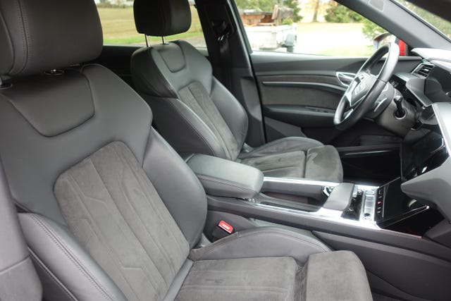2020 AUDI E-TRON - 28