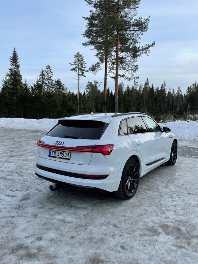 WAUZZZGEXLB024427 2020 AUDI E-TRON-2