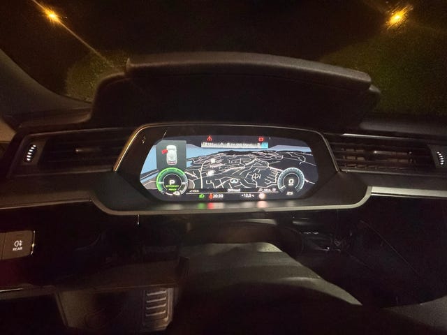 2020 AUDI E-TRON - 35
