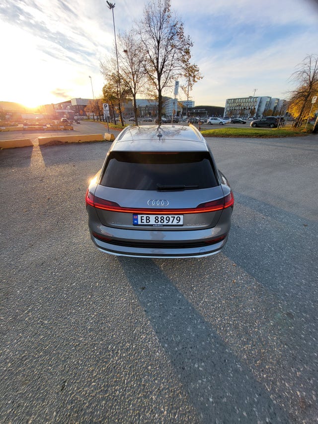 WAUZZZGE9MB008821 2021 AUDI E-TRON-3