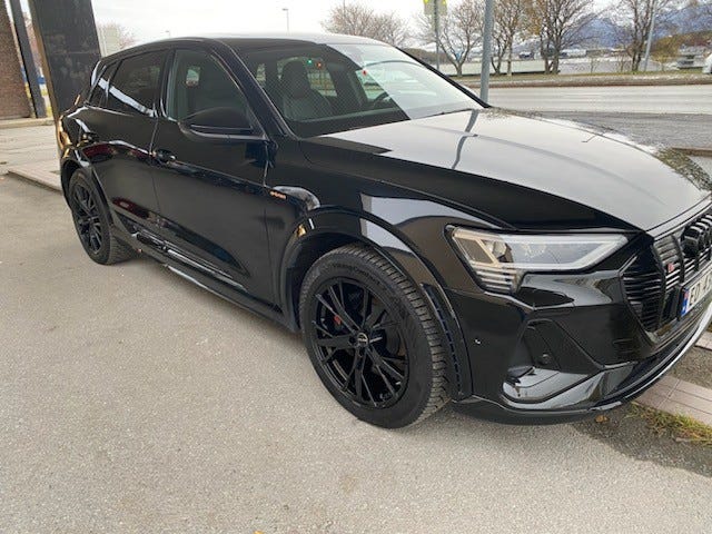 null 2021 AUDI E-TRON-2