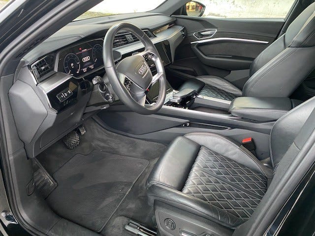 null 2021 AUDI E-TRON-3
